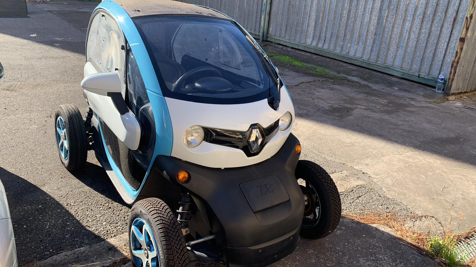 Renault Twizy usata a Catania elettrica guidabile a 14 anni